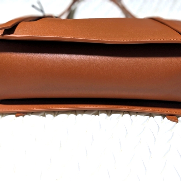 House of Harlow 1960 | Bags | House Of Harlow Brown  House Of Harlow Brown Shoulder/Crossbody Bag with Adjustable Strap. NWT